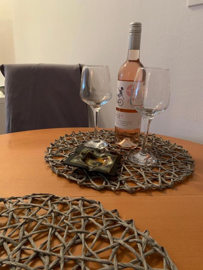 Sarmantni Apartman Malecka 2 Zagreb Buitenkant foto