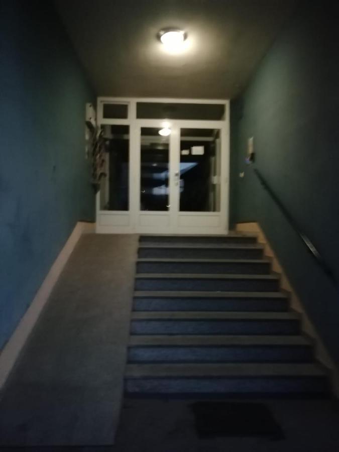 Sarmantni Apartman Malecka 2 Zagreb Buitenkant foto