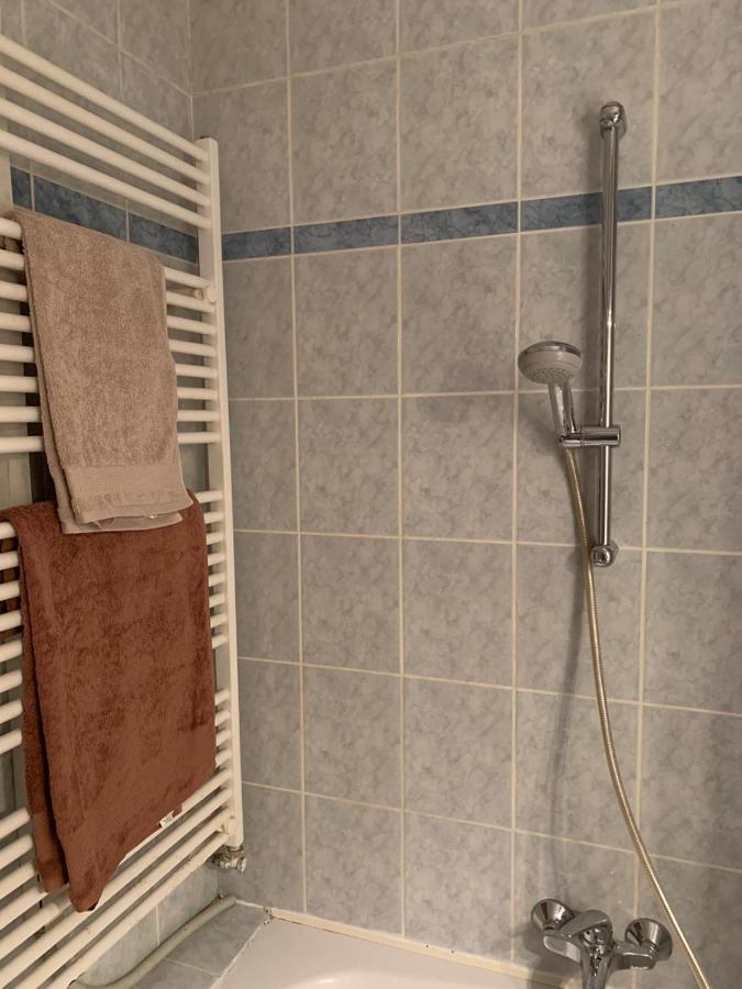 Sarmantni Apartman Malecka 2 Zagreb Buitenkant foto
