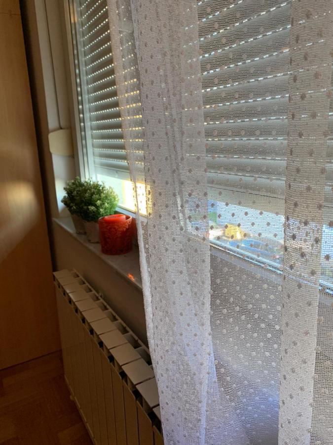 Sarmantni Apartman Malecka 2 Zagreb Buitenkant foto